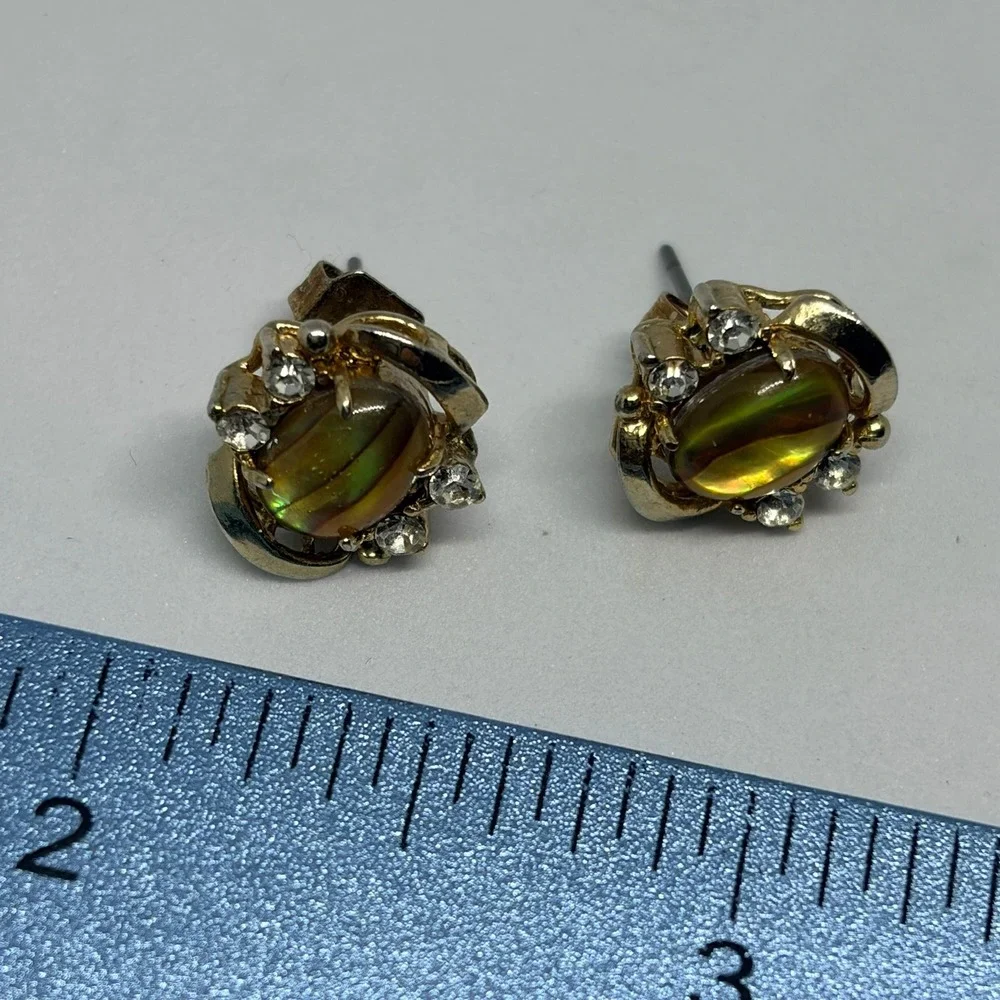 Vintage Egyptian Revival Scarab Beetle Stud Earrings‎ Emerald Green Gold Gothic